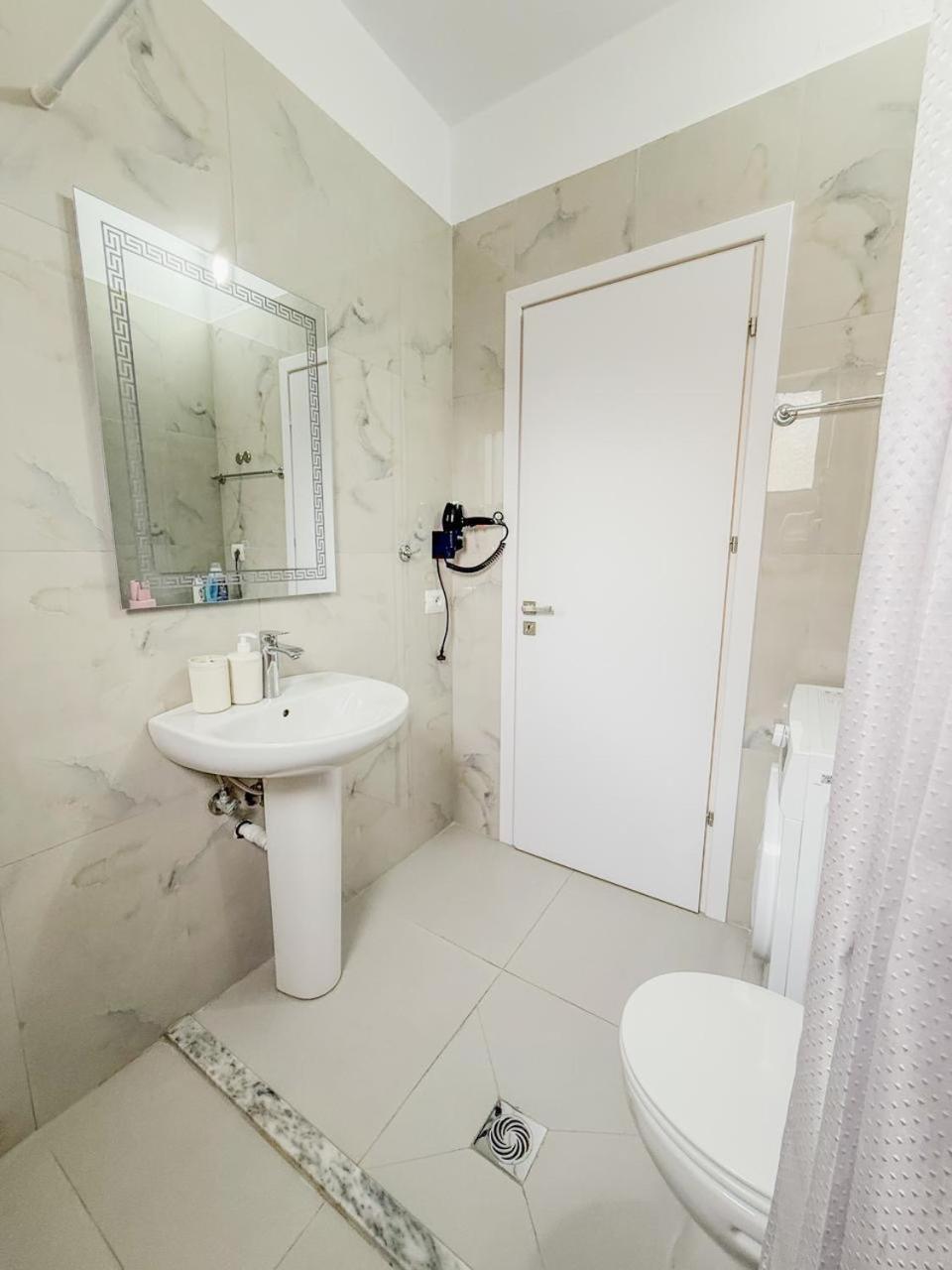 Odore Di Mare Apartments Sarande Bagian luar foto